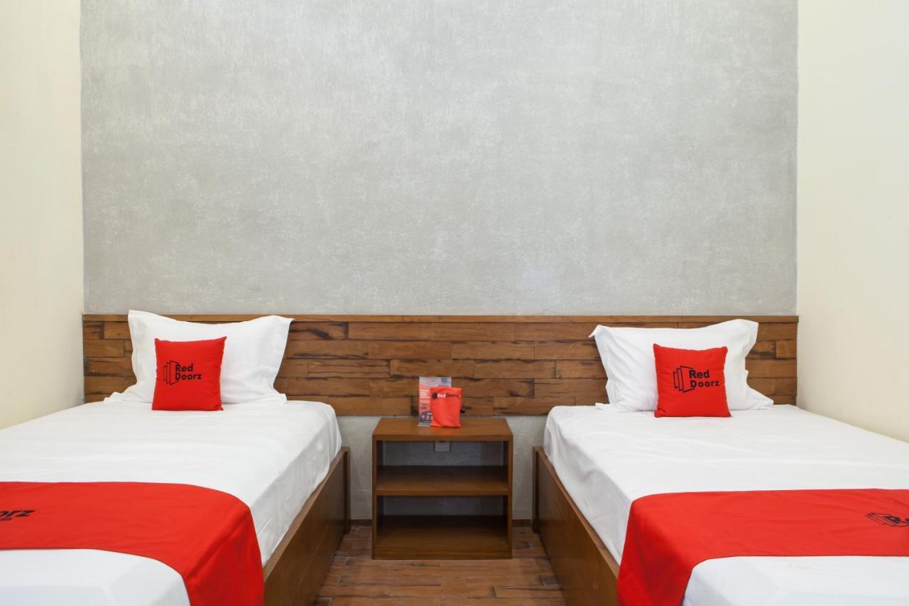 Отель Reddoorz Near Baluran National Park Pandean Экстерьер фото