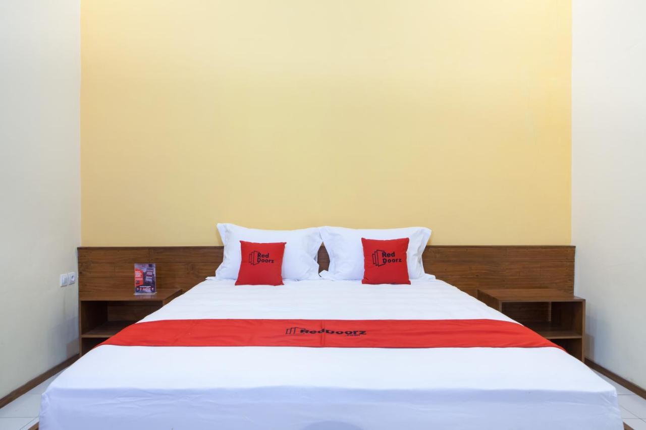 Отель Reddoorz Near Baluran National Park Pandean Экстерьер фото