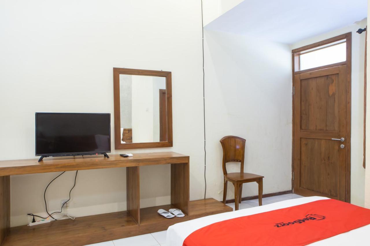 Отель Reddoorz Near Baluran National Park Pandean Экстерьер фото