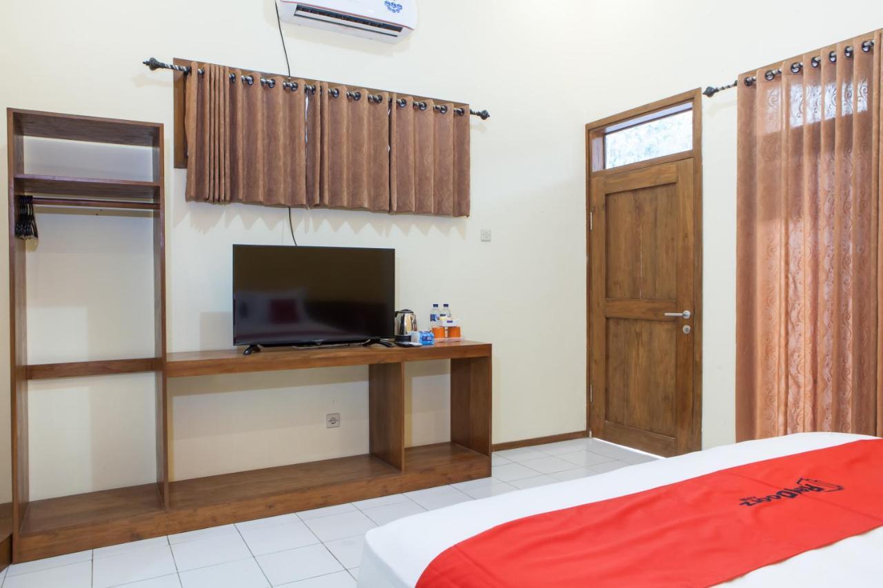 Отель Reddoorz Near Baluran National Park Pandean Экстерьер фото
